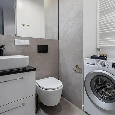 P&o Mennica Ix Apartman