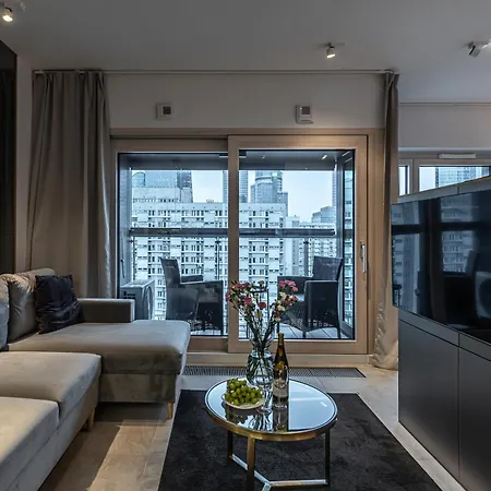 P&o Mennica Ix Apartman Varsó